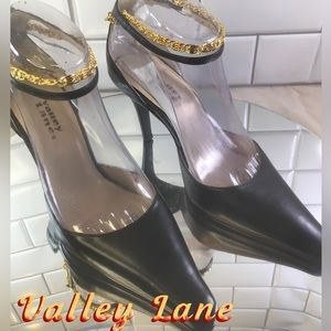 Valley Lane Black Heels With Gold Chain Pointed Toe Shoes Womens 7